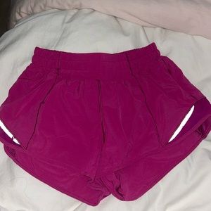Lululemon hotty hot short 2.5”
